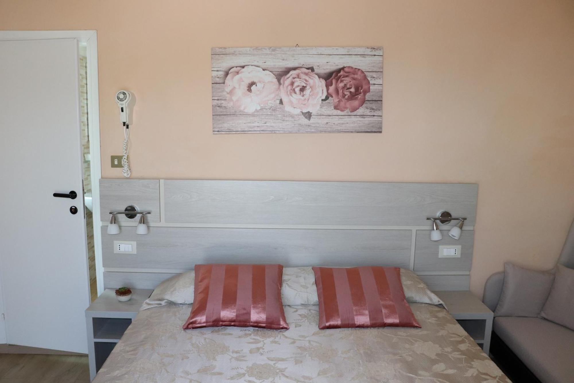 Hotel Barca D'Oro Bellaria-Igea Marina Buitenkant foto