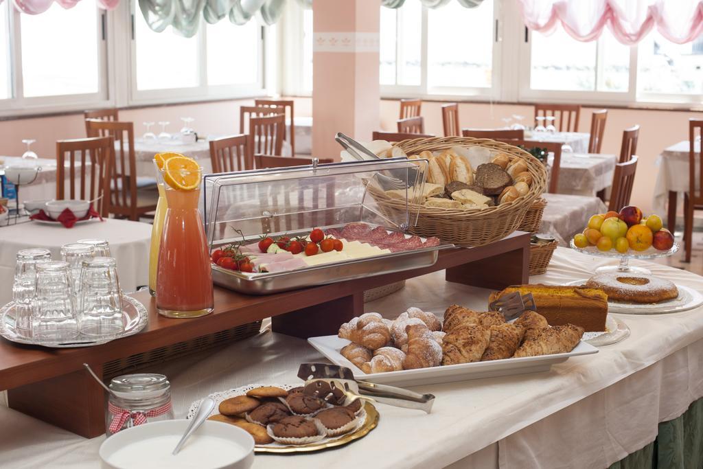 Hotel Barca D'Oro Bellaria-Igea Marina Buitenkant foto