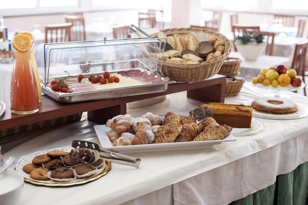 Hotel Barca D'Oro Bellaria-Igea Marina Buitenkant foto