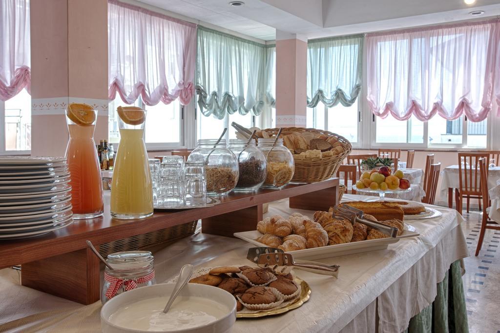 Hotel Barca D'Oro Bellaria-Igea Marina Buitenkant foto